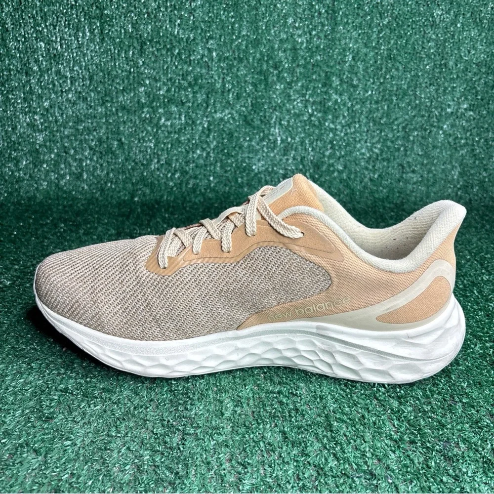 New Balance FF Arishi V4 Beige / Tan Running Shoes‎ Sneakers Mens Size 12 D